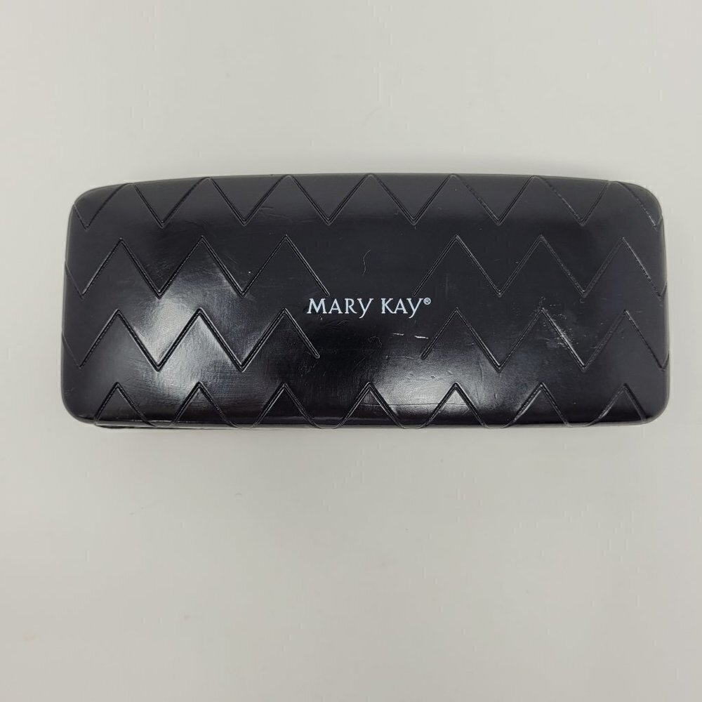 Mary Kay Black Chevron Pattern Leather Hard Shell Eyeglass/Sunglass Case